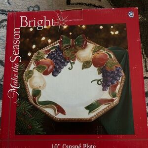 Festive 10" Canapé Plate with Fruit Design